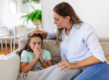 Unimed JF - Hepatite em crianças: sintomas pra ficar de olho